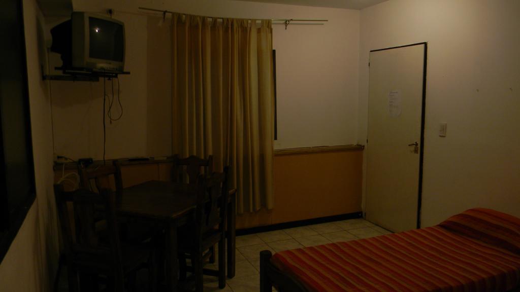 Punto Urbano Hostel Мендоса Стая снимка