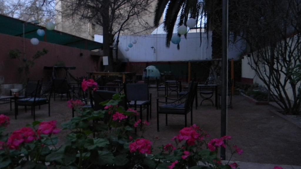 Punto Urbano Hostel Мендоса Екстериор снимка