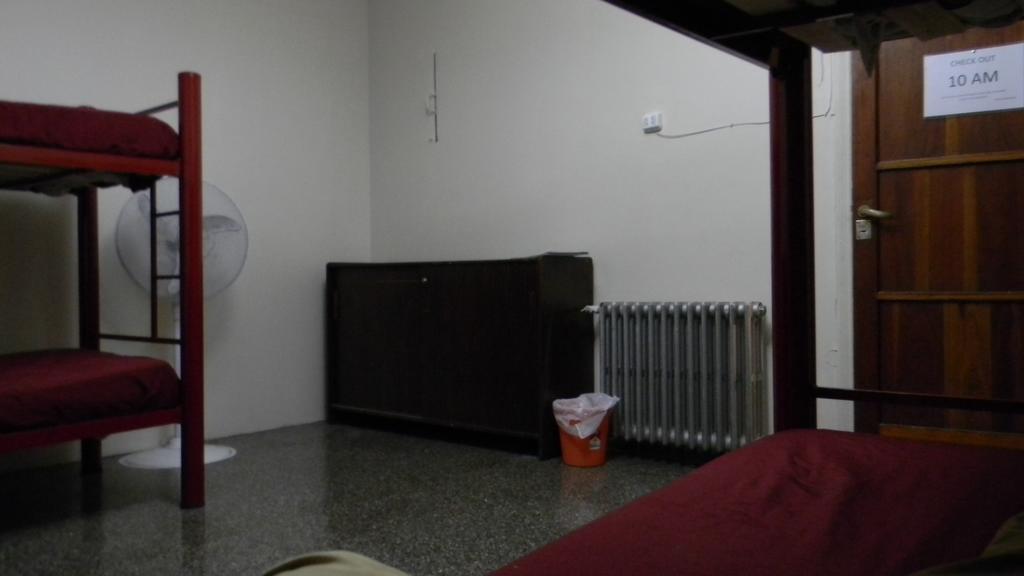 Punto Urbano Hostel Мендоса Стая снимка