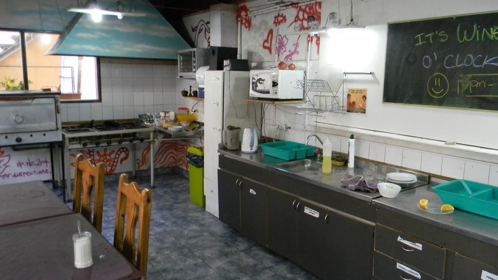 Punto Urbano Hostel Мендоса Екстериор снимка