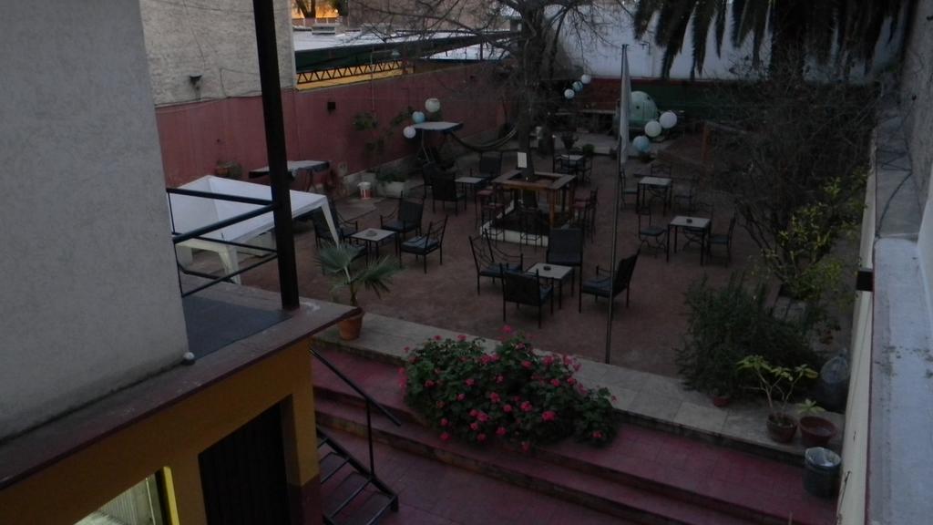 Punto Urbano Hostel Мендоса Екстериор снимка