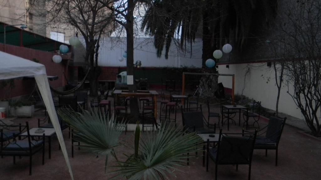 Punto Urbano Hostel Мендоса Екстериор снимка