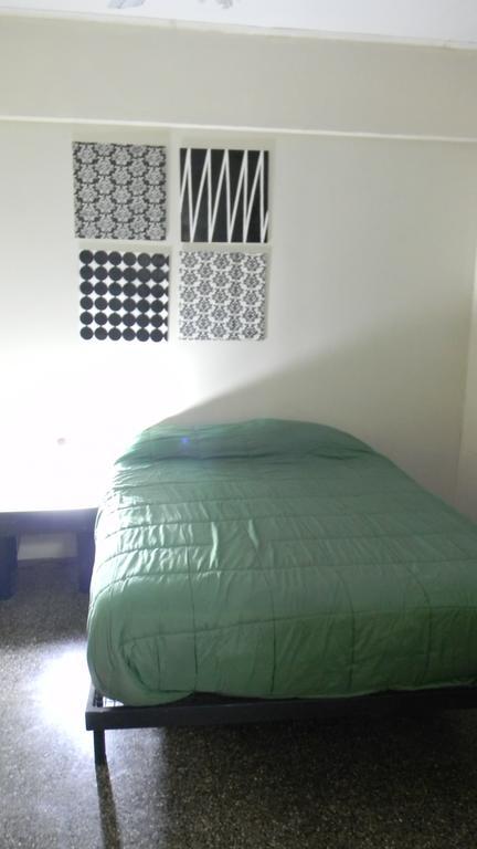 Punto Urbano Hostel Мендоса Екстериор снимка