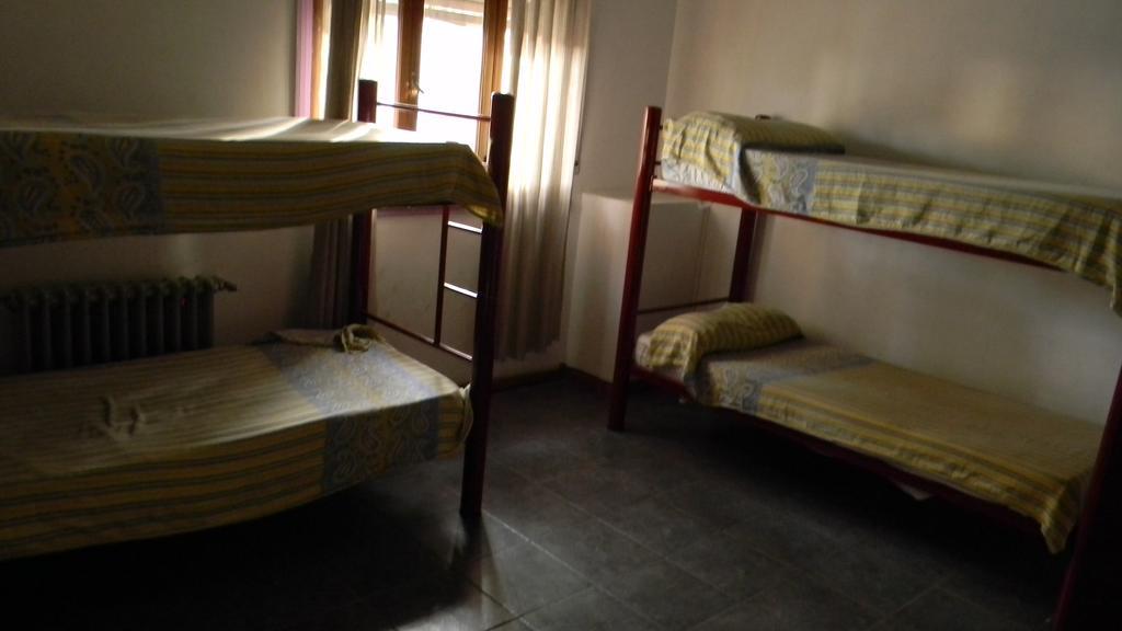 Punto Urbano Hostel Мендоса Екстериор снимка