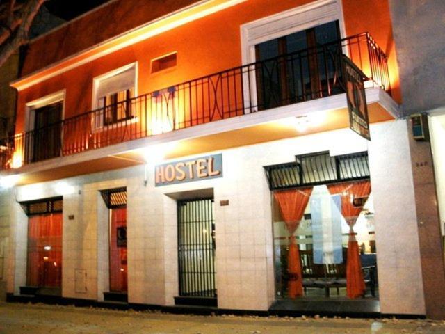 Punto Urbano Hostel Мендоса Екстериор снимка